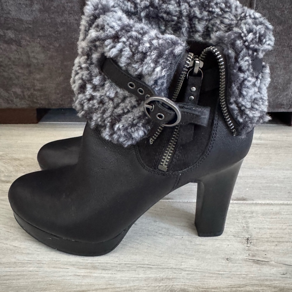 UGG Scarlet Cuffed Ankle Boot